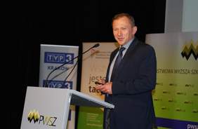 Pokaż zdjęcie: dr Stefan Florek - starszy wykładowca Instytutu Pedagogicznego PWSZ w Nowym Sączu