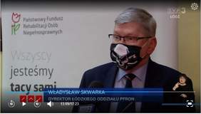 Pokaż zdjęcie: na zdjęciu: Władysław Skwarka - Dyrektor Oddziału Łódzkiego PFRON udziela wywiadu dla TVP3 Łódź