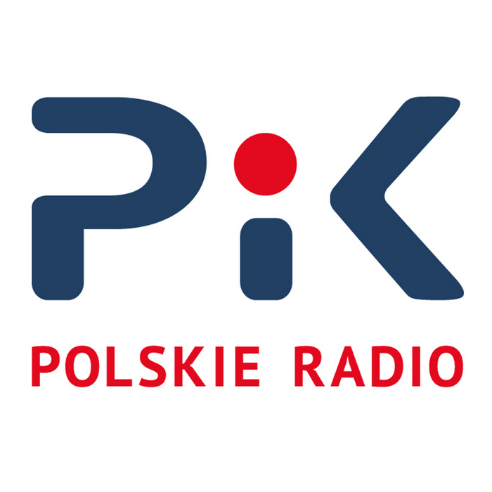 Logo stacji radiowej: na środku napis PiK (niebieski kolor, kropka nad i czerwona - symbolizują mikrofon), a pod spodem polskie radio