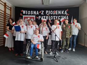 Pokaż zdjęcie: Integracyjny Festiwal Piosenki Patriotycznej
