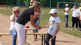 Pokaż zdjęcie: Moment, na który wszyscy czekali - dekoracja zwycięzców