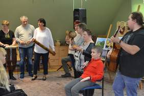 Pokaż zdjęcie: Występ zespołu Korzenie