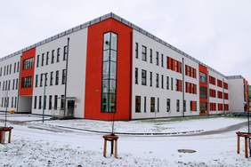 Pokaż zdjęcie: Nowe skrzydło Wielkopolskiego Centrum Pulmonologii i Torakochirurgii