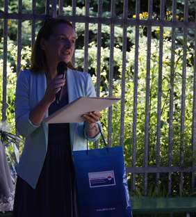 Pokaż zdjęcie: Odczytanie listu gratulacyjnego od Marty Mordarskiej – Dyrektor Oddziału Małopolskiego przez Bogusławę Słońską – przedstawiciela Oddziału