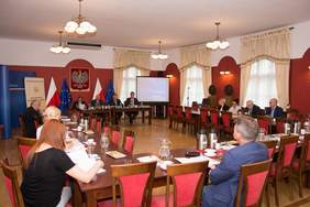 Pokaż zdjęcie: rada programowa OHP pod przewodnictwem Wojewody Wielkopolskiego Zbigniewa  Hoffmanna