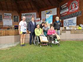 I Wyścig Osób Niepełnosprawnych poruszających się na wózkach inwalidzkich w Błażowej