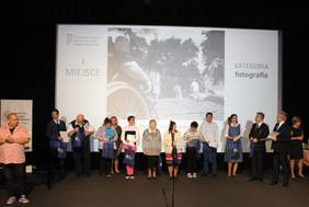 Pokaż zdjęcie: Wręczanie nagród