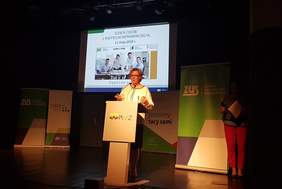 Pokaż zdjęcie: Dyrektor Marta Mordarska podczas seminarium w Nowym Sączu