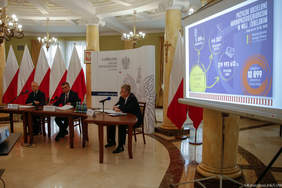 Pokaż zdjęcie: Wojewoda Lubelski Lech Sprawka, Dyrektor Oddziału Lubelskiego PFRON Jerzy Dębski, Dyrektor WUP Andrzej Pruszkowski Fot. LUW