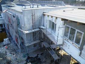 Budynek DPS-u w Browinie podczas remontu