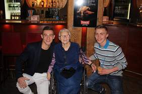 Zabawa andrzejkowa. Zdjęcie pochodzi ze zbiorów organizatora.