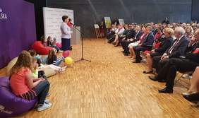 Pokaż zdjęcie: Wicepremier Beata Szydło, Dzień Rodzin Zastępczych, Muzeum Lotnictwa Polskiego w Krakowie