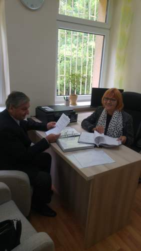 Pokaż zdjęcie: Odbiór stanowiska: Elżbieta Motyka Dyrektor Placówki Opiekuńczo-Wychowawczej i Jan Wroński Dyrektor Oddziału Śląskiego PFRON