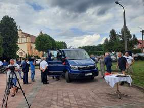 Pokaż zdjęcie: Oficjalne przekazanie pojazdu 