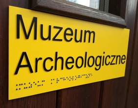 Pokaż zdjęcie: Wejście do Muzeum Archeologicznego w Krakowie