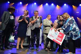 Pokaż zdjęcie: Finał 11. Festiwalu Piosenki „Integracja malowana dźwiękiem” 