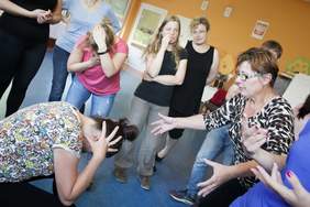 Pokaż zdjęcie: Zajęcia z Arteterapii prowadzone przez Fundację im. Doktora Piotra Janaszka Podaj Dalej z Konina. 