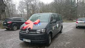 Pokaż zdjęcie: Nowy bus do przewozu osób niepełnosprawnych dla podopiecznych ŚDS w Sowczycach