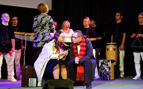 Pokaż zdjęcie: Występ artystyczny członków orkiestry 