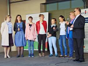 Pokaż zdjęcie: 1.	Występ chóru działającego przy Polskim Związku Niewidomych Oddział Wielkopolski pod kierunkiem Henryka Weredy.