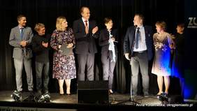 Pokaż zdjęcie: Uroczystość przekazania busów dla placówek rehabilitacyjnych z powiatu kolskiego