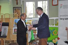 Pokaż zdjęcie: Nagradzanie laureatów