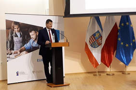 Pokaż zdjęcie: Zastępca Dyrektora Biura Pełnomocnika Rządu do Spraw Osób Niepełnosprawnych Michał Pelczarski 