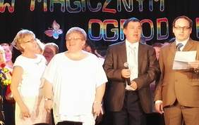 Pokaż zdjęcie: występ artystyczny uczestników WTZ