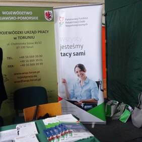 Pokaż zdjęcie: Pracownicy Oddziału Kujawsko-Pomorskiego PFRON brali udział w Targach Pracy organizowanych przez PUP w Aleksandrowie Kuj. i Włocławku