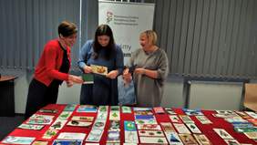 Pokaż zdjęcie: Wielkopolska Komisja Konkursu na kartkę bożonarodzeniową