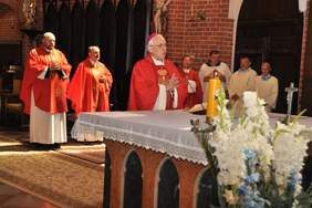 Uroczystą Mszę Świętą w Katedrze Świętych Janów celebrował Biskup Józef Szamocki 