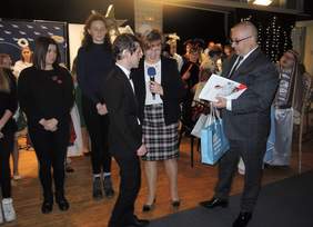 Pokaż zdjęcie: Podziękowania dla artystów 