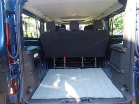 Pokaż zdjęcie: Wnętrze samochodu