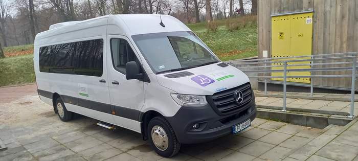 Pokaż zdjęcie: Nowy bus, fot.SOSW w Kęble