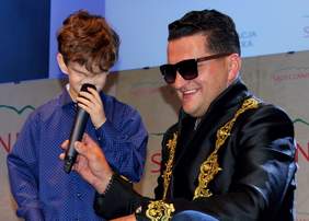 Pokaż zdjęcie: Olaf Bielak oraz piosenkarz Wacław „Kordian” Cieślik 