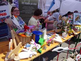 Pokaż zdjęcie: Stoisko Fundacji im. Brata Alberta