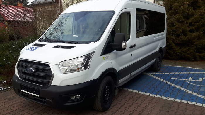 Pokaż zdjęcie: Nowe auto Ośrodka Wsparcia w Leopoldowie,fot.Starostwo Powiatowe w Rykach