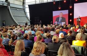 Pokaż zdjęcie: Wicepremier prof. Piotr Gliński, Przewodniczący Komitetu ds. Pożytku Publicznego, który wygłosił wykład: „Organizacje obywatelskie w czasie kryzysu – wyzwania dla polityk publicznych”.