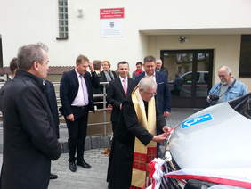 Pokaż zdjęcie: poświęcenie busa 