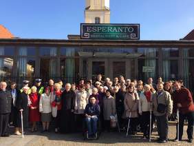 Happening w Białymstoku z okazji Międzynarodowego Dnia Białej Laski. 