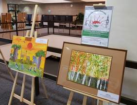 Pokaż zdjęcie: Wystawa prac plastycznych osób niepełnosprawnych w Bibliotece Głównej Uniwersytetu Ekonomicznego w Poznaniu