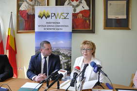 JM Rektor dr hab. inż. Mariusz Cygnar, prof. nadzw. oraz Marta Mordarska, dyrektor Oddziału Małopolskiego PFRON