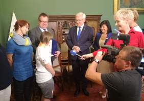 Pokaż zdjęcie: Spotkanie w Małopolskim Urzędzie Wojewódzkim z multimedalistką Agnieszką Kociołek