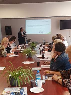 Pokaż zdjęcie: Spotkanie informacyjno-szkoleniowe dla organizacji pozarządowych zorganizowane w Nowym Tomyślu poprowadziła p. Beata Wojciechowska z Oddziału Wielkopolskiego PFRON