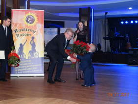 Pokaż zdjęcie: Życzenia i kwiaty dla KRON