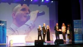 Pokaż zdjęcie: Wręczenie statuetek