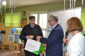 Pokaż zdjęcie: Nagradzanie laureatów