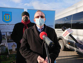 Pokaż zdjęcie: Dyrektor Andrzej Michalski przemawia w Kunowie