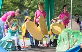 Występy podopiecznych SOSW na festynie "Fajnie być razem" - urodziny Specjalnego Ośrodka Szkolno - Wychowawczego w Ziemięcicach
