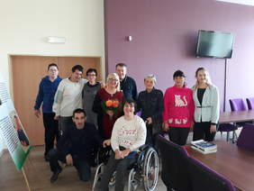 Pokaż zdjęcie: Ponownie podopieczni PSONI Police z pracownicami PFRON